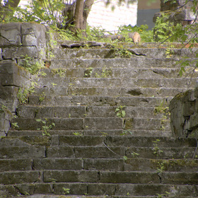 Остаток парадной лестницы усадьбы Рябушинских в Кучино